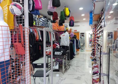 Interior de tienda-2